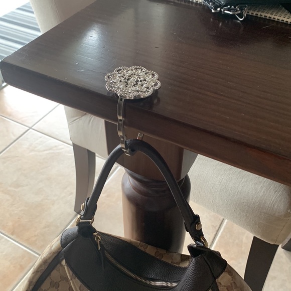 Purse Holder by Sophia Fiori - Picture 7 of 7